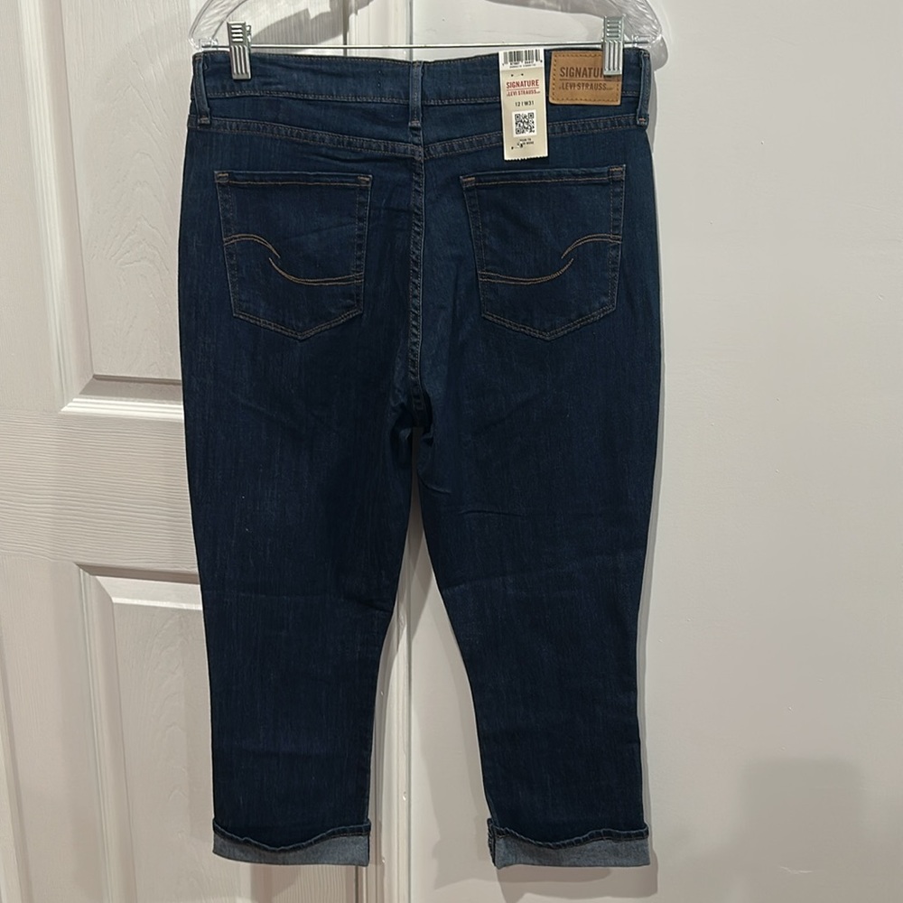 Levi Strauss Signature Women's Mid Rise Capri Jeans Size 12 - Picture 8 of 12